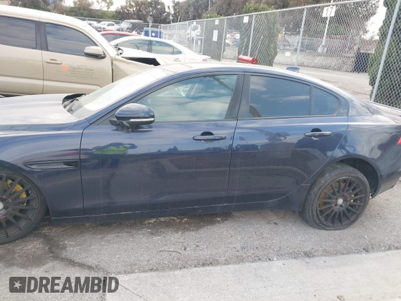 2017 Jaguar XE 25t Prestige z VIN SAJAE4BG7HA965131, wystawiony jako IAAI lot #41470414 z przebiegiem 131 300 mil mil oraz . Historia ofert i sprzedaży dostępna na DreamBid. Obrazek 15.