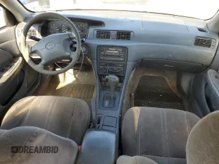 1999 Toyota Camry LE z VIN 4T1BG22K7XU440181, wystawiony jako Copart lot #59304385 z przebiegiem 113 864 mil mil oraz Czysty tytuł • Clean title. Historia ofert i sprzedaży dostępna na DreamBid. Obrazek 8.