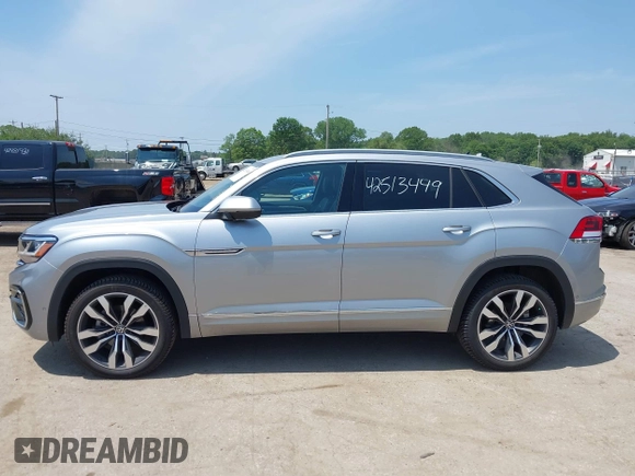 2021 Volkswagen Atlas SEL Premium R-Line with VIN 1V2FE2CA8MC235003, listed as a IAAI auction lot 42513449 with 44,466 mi miles and . Bid and sale history available at DreamBid. Image 14.