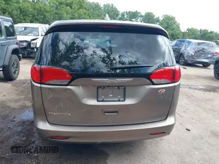 2017 Chrysler Pacifica Touring z VIN 2C4RC1DG2HR833473, wystawiony jako IAAI lot #42597208 z przebiegiem 78 239 mil mil oraz . Historia ofert i sprzedaży dostępna na DreamBid. Obrazek 17.