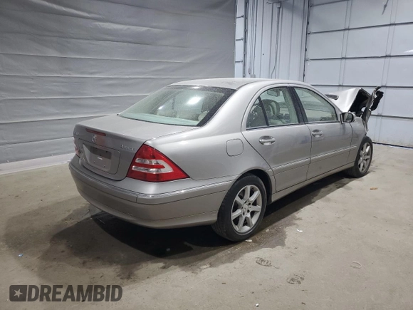 2007 Mercedes-Benz C 280 Luxury z VIN WDBRF92H77F921540, wystawiony jako Copart lot #54567995 z przebiegiem 71 075 mil mil oraz Szkoda całkowita • Salvage title. Historia ofert i sprzedaży dostępna na DreamBid. Obrazek 3.