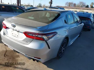 2021 Toyota Camry SE Nightshade with VIN 4T1G11AK0MU412835, listed as a IAAI auction lot 41592078 with 106,270 mi miles. Bid and sale history available at carsss.com. Image 4.