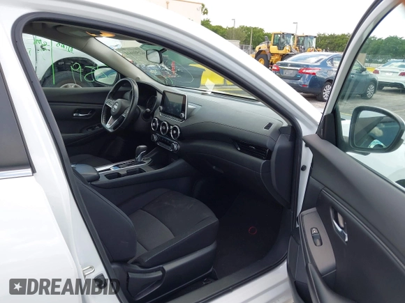 2022 Nissan Sentra SV z VIN 3N1AB8CV7NY287969, wystawiony jako IAAI lot #42501611 z przebiegiem 55 975 mil mil oraz . Historia ofert i sprzedaży dostępna na DreamBid. Obrazek 5.