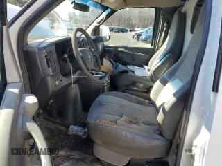 2012 Chevrolet Express Cargo with VIN 1GCSGAFX8C1107214, listed as a Copart auction lot 44963945 with 273,256 mi miles and Salvage title. Bid and sale history available at DreamBid. Image 7.
