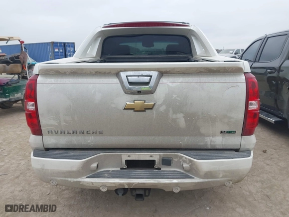 2011 Chevrolet Avalanche LTZ with VIN 3GNTKGE36BG180903, listed as a IAAI auction lot 41505201 with 134,095 mi miles. Bid and sale history available at carsss.com. Image 16.