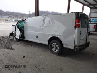 2019 Chevrolet Express Cargo z VIN 1GCWGBFG0K1248106, wystawiony jako IAAI lot #41415517 z przebiegiem Nie podano mil oraz . Historia ofert i sprzedaży dostępna na DreamBid. Obrazek 3.