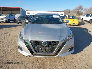 2019 Nissan Altima 2.5 S with VIN 1N4BL4BV4KC126840, listed as a IAAI auction lot 41254641 with 104,640 mi miles. Bid and sale history available at carsss.com. Image 12.
