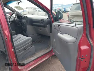 2004 Dodge Caravan SE with VIN 1D4GP24R84B526159, listed as a IAAI auction lot 41770007 with 236,174 mi miles. Bid and sale history available at carsss.com. Image 5.