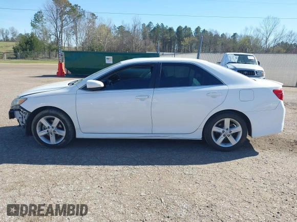 2013 Toyota Camry L with VIN 4T1BF1FK1DU287011, listed as a IAAI auction lot 41864921 with 54,946 mi miles. Bid and sale history available at carsss.com. Image 15.