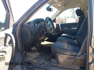 2013 Chevrolet Silverado 1500 LT with VIN 3GCPCSE06DG233909, listed as a IAAI auction lot 41601589 with 328,365 mi miles and . Bid and sale history available at DreamBid. Image 5.
