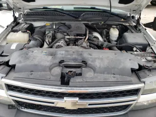 2007 Chevrolet Silverado 3500 DRW LT3 z VIN 1GCJK33D77F153108, wystawiony jako Copart lot #69105584 z przebiegiem 75 905 mil mil oraz Szkoda całkowita • Salvage title. Historia ofert i sprzedaży dostępna na DreamBid. Obrazek 11.