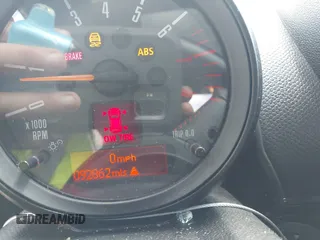 2016 MINI Countryman S z VIN WMWZC3C58GWP53495, wystawiony jako IAAI lot #42134455 z przebiegiem 92 862 mil mil oraz . Historia ofert i sprzedaży dostępna na DreamBid. Obrazek 7.