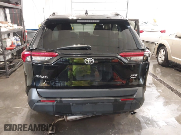 2019 Toyota RAV4 XLE with VIN 2T3P1RFV1KW052156, listed as a IAAI auction lot 41974041 with 95,442 mi miles. Bid and sale history available at carsss.com. Image 17.