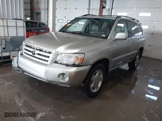 2004 Toyota Highlander with VIN JTEEP21A340057007, listed as a IAAI auction lot 41702526 with 183,608 mi miles. Bid and sale history available at carsss.com. Image 2.