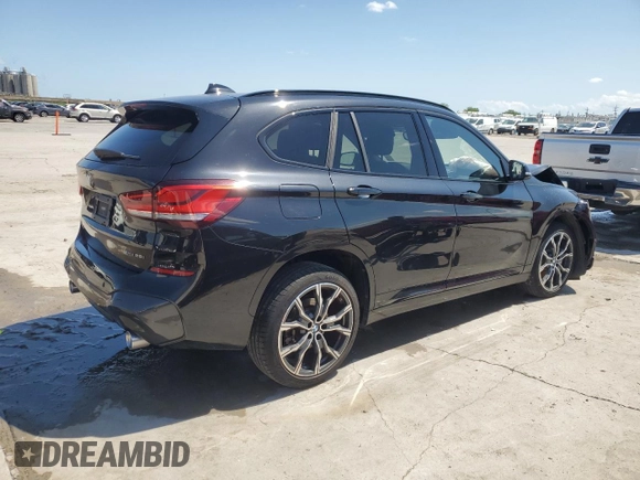 2021 BMW X1 sDrive28i z VIN WBXJG7C04M5U03124, wystawiony jako Copart lot #54447515 z przebiegiem 11 794 mil mil oraz Szkoda całkowita • Salvage title. Historia ofert i sprzedaży dostępna na DreamBid. Obrazek 3.