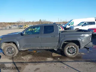 2024 Toyota Tacoma 4WD SR5 with VIN 3TMLB5JN9RM040490, listed as a IAAI auction lot 41480152 with 10,490 mi miles. Bid and sale history available at carsss.com. Image 14.