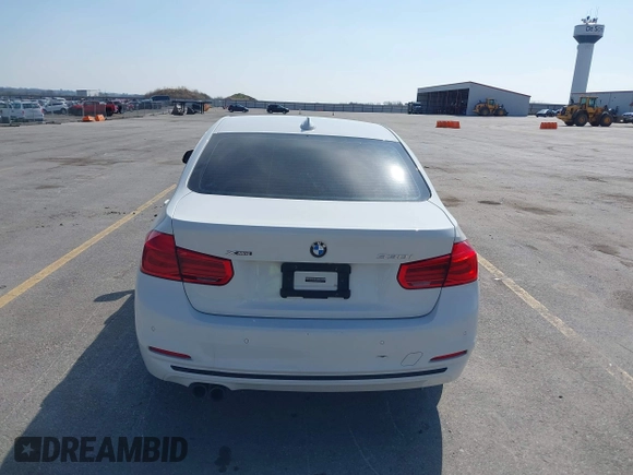 2018 BMW 3 Series 330i xDrive with VIN WBA8D9G50JNU71550, listed as a IAAI auction lot 42098935 with 45,948 mi miles and . Bid and sale history available at DreamBid. Image 16.