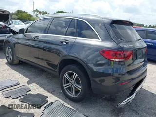 2020 Mercedes-Benz GLC 300 с VIN WDC0G8DB5LF715700, выставлен на аукционе IAAI как лот 42135225 с пробегом 42 423 миль миль и . История ставок и продаж доступна на DreamBid. Изображение 3.