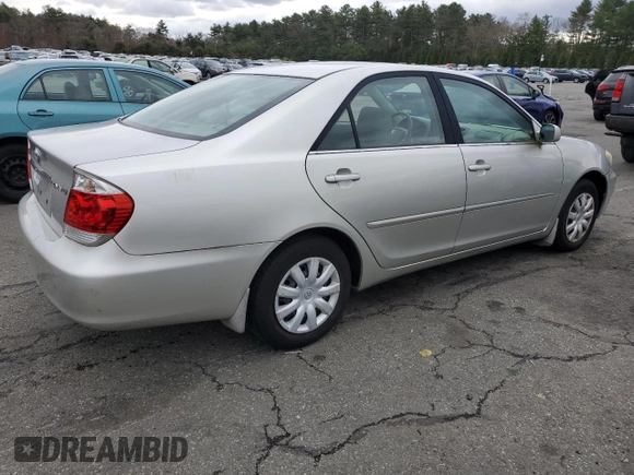 2005 Toyota Camry STD z VIN 4T1BE32K15U979470, wystawiony jako Copart lot #53519575 z przebiegiem 120 213 mil mil oraz Szkoda całkowita • Salvage title. Historia ofert i sprzedaży dostępna na DreamBid. Obrazek 3.