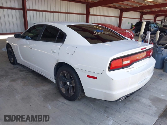 2013 Dodge Charger SE z VIN 2C3CDXBG6DH623312, wystawiony jako IAAI lot #42223667 z przebiegiem 135 965 mil mil oraz . Historia ofert i sprzedaży dostępna na DreamBid. Obrazek 3.