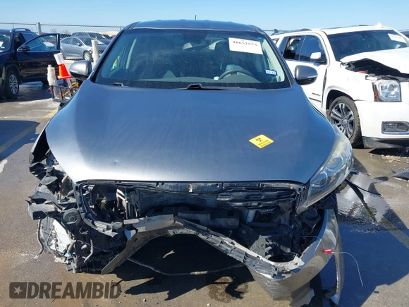 2019 Kia Sorento LX with VIN 5XYPG4A38KG544480, listed as a IAAI auction lot 41652573 with 94,434 mi miles. Bid and sale history available at carsss.com. Image 6.