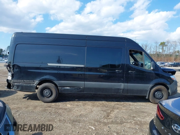 2022 Mercedes-Benz Sprinter Cargo with VIN W1Y4ECHYXNT112143, listed as a IAAI auction lot 41844852 with 46,727 mi miles. Bid and sale history available at carsss.com. Image 13.