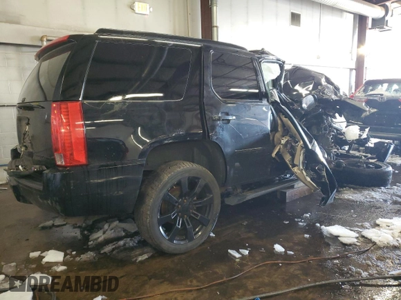 2011 Cadillac Escalade Premium z VIN 1GYS4CEF5BR355847, wystawiony jako Copart lot #45629295 z przebiegiem Nie podano mil oraz Nie do naprawy • Non repairable. Historia ofert i sprzedaży dostępna na DreamBid. Obrazek 3.