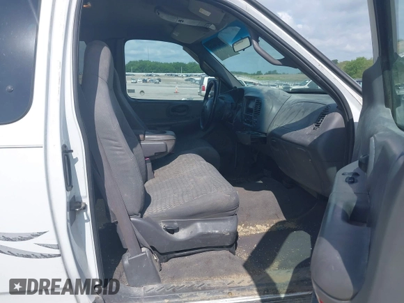 2000 Ford F-150 z VIN 2FTRX08W3YCA83858, wystawiony jako IAAI lot #42569957 z przebiegiem Nie podano mil oraz . Historia ofert i sprzedaży dostępna na DreamBid. Obrazek 5.