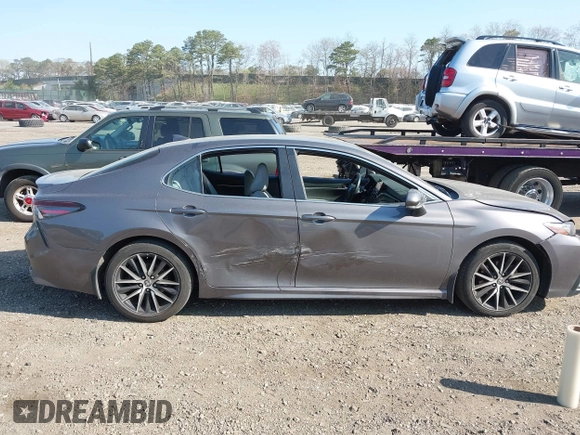 2023 Toyota Camry SE z VIN 4T1G11BK6PU096991, wystawiony jako IAAI lot #42062219 z przebiegiem 82 824 mil mil oraz . Historia ofert i sprzedaży dostępna na DreamBid. Obrazek 13.