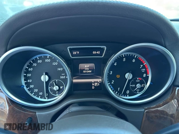2013 Mercedes-Benz GL-Class GL 550 with VIN 4JGDF7DE8DA180001, listed as a IAAI auction lot 41525243 with 181,044 mi miles. Bid and sale history available at carsss.com. Image 7.