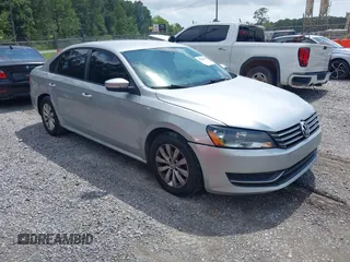 2013 Volkswagen Passat Wolfsburg Edition z VIN 1VWAH7A38DC146887, wystawiony jako IAAI lot #42380916 z przebiegiem 169 608 mil mil oraz . Historia ofert i sprzedaży dostępna na DreamBid. Obrazek 1.