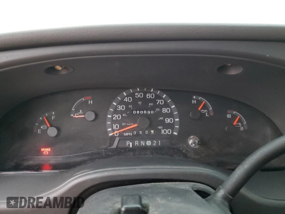 2003 Ford Econoline Passenger XL z VIN 1FBSS31L63HA17960, wystawiony jako Copart lot #84592684 z przebiegiem 80 690 mil mil oraz Czysty tytuł • Clean title. Historia ofert i sprzedaży dostępna na DreamBid. Obrazek 9.