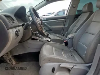 2008 Volkswagen Jetta SE z VIN 3VWRM71K78M155008, wystawiony jako Copart lot #59385065 z przebiegiem 151 251 mil mil oraz Szkoda całkowita • Salvage title. Historia ofert i sprzedaży dostępna na DreamBid. Obrazek 7.