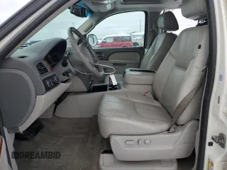 2014 GMC Yukon XL SLT with VIN 1GKS2KE78ER151549, listed as a Copart auction lot 44028675 with 176,209 mi miles and Salvage Title. Bid and sale history available at carsss.com. Image 7.