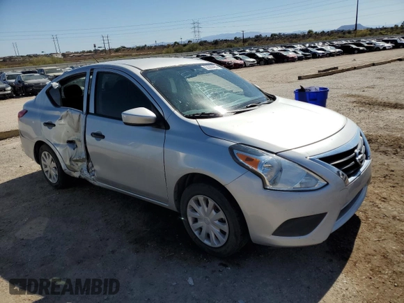 2017 Nissan Versa S z VIN 3N1CN7AP1HL887077, wystawiony jako Copart lot #55360465 z przebiegiem 88 093 mil mil oraz Szkoda całkowita • Salvage title. Historia ofert i sprzedaży dostępna na DreamBid. Obrazek 4.