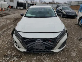 2023 Nissan Altima 2.5 SR with VIN 1N4BL4CV0PN303927, listed as a Copart auction lot 47737035 with 45,148 mi miles and Salvage Title. Bid and sale history available at carsss.com. Image 5.