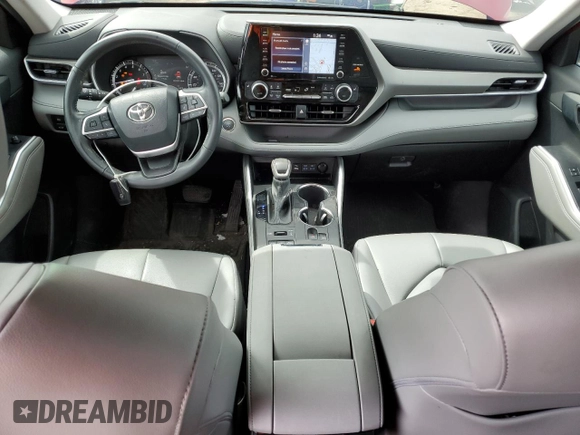 2022 Toyota Highlander XLE with VIN 5TDHZRBH6NS570427, listed as a Copart auction lot 51982165 with 34,072 mi miles and Clean title. Bid and sale history available at DreamBid. Image 8.