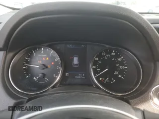 2020 Nissan Rogue SV z VIN KNMAT2MT2LP517288, wystawiony jako Copart lot #61506345 z przebiegiem 76 097 mil mil oraz Nie do naprawy • Non repairable. Historia ofert i sprzedaży dostępna na DreamBid. Obrazek 9.