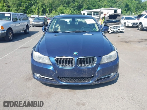 2011 BMW 3 Series 335i xDrive z VIN WBAPL5G53BNN22645, wystawiony jako IAAI lot #42505727 z przebiegiem 136 518 mil mil oraz . Historia ofert i sprzedaży dostępna na DreamBid. Obrazek 12.
