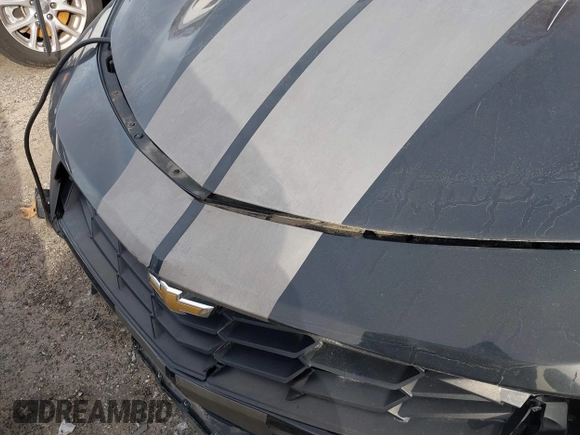 2020 Chevrolet Camaro 1LT z VIN 1G1FB1RS0L0118240, wystawiony jako IAAI lot #42281280 z przebiegiem Nie podano mil oraz . Historia ofert i sprzedaży dostępna na DreamBid. Obrazek 10.