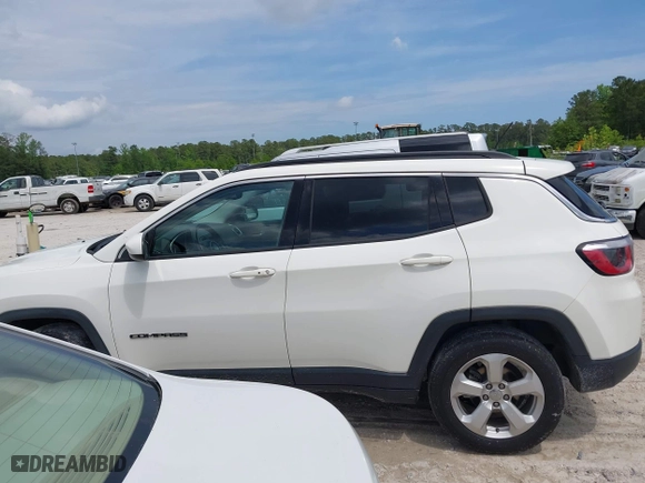 2018 Jeep Compass Latitude with VIN 3C4NJCBB3JT125517, listed as a IAAI auction lot 42132890 with 155,746 mi miles. Bid and sale history available at carsss.com. Image 14.