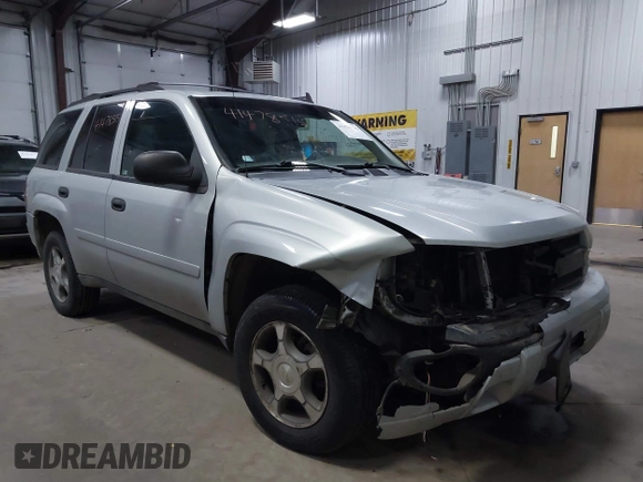 2007 Chevrolet TrailBlazer LS with VIN 1GNDT13S272125034, listed as a IAAI auction lot 41478515 with 215,462 mi miles and . Bid and sale history available at DreamBid. Image 1.