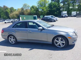 2012 Mercedes-Benz E 350 Luxury z VIN WDDHF8JB6CA537413, wystawiony jako IAAI lot #42312462 z przebiegiem 58 362 mil mil oraz . Historia ofert i sprzedaży dostępna na DreamBid. Obrazek 13.