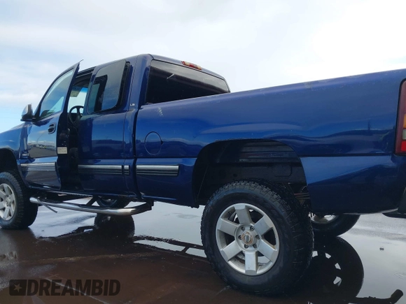 2001 Chevrolet Silverado 1500 LS with VIN 2GCEC19T611179747, listed as a IAAI auction lot 41470758 with Not Provided miles and . Bid and sale history available at DreamBid. Image 6.
