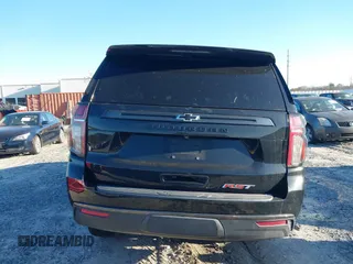 2021 Chevrolet Suburban RST z VIN 1GNSCEKD2MR340613, wystawiony jako IAAI lot #41853016 z przebiegiem 77 498 mil mil oraz . Historia ofert i sprzedaży dostępna na DreamBid. Obrazek 16.