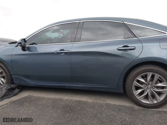 2019 Toyota Avalon XLE with VIN 4T1BZ1FB3KU033885, listed as a IAAI auction lot 41774796 with 77,835 mi miles. Bid and sale history available at carsss.com. Image 14.