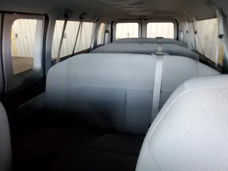 2008 Ford Econoline Passenger XL z VIN 1FBSS31L58DB39837, wystawiony jako Copart lot #57963735 z przebiegiem 75 005 mil mil oraz Tytuł czysty. Historia ofert i sprzedaży dostępna na DreamBid. Obrazek 10.