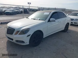 2012 Mercedes-Benz E-Class E 350 Luxury with VIN WDDHF8JBXCA595315, listed as a IAAI auction lot 41871462 with 122,677 mi miles. Bid and sale history available at carsss.com. Image 18.