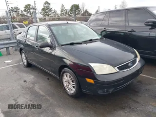 2005 Ford Focus S with VIN 1FAFP34N75W304479, listed as a IAAI auction lot 41117405 with 234,312 mi miles. Bid and sale history available at carsss.com. Image 1.