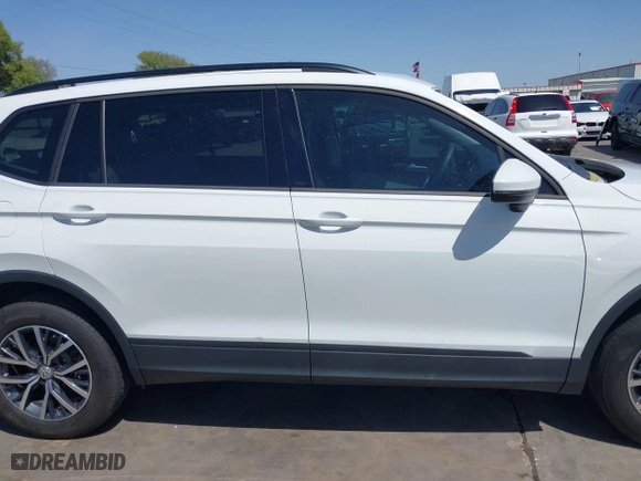 2021 Volkswagen Tiguan S with VIN 3VV1B7AX1MM010320, listed as a IAAI auction lot 41851472 with 45,526 mi miles. Bid and sale history available at carsss.com. Image 14.